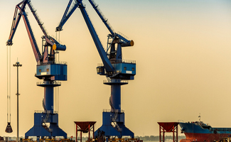 Ứng dụng vòng bi vòng xoay trong Cảng Crane