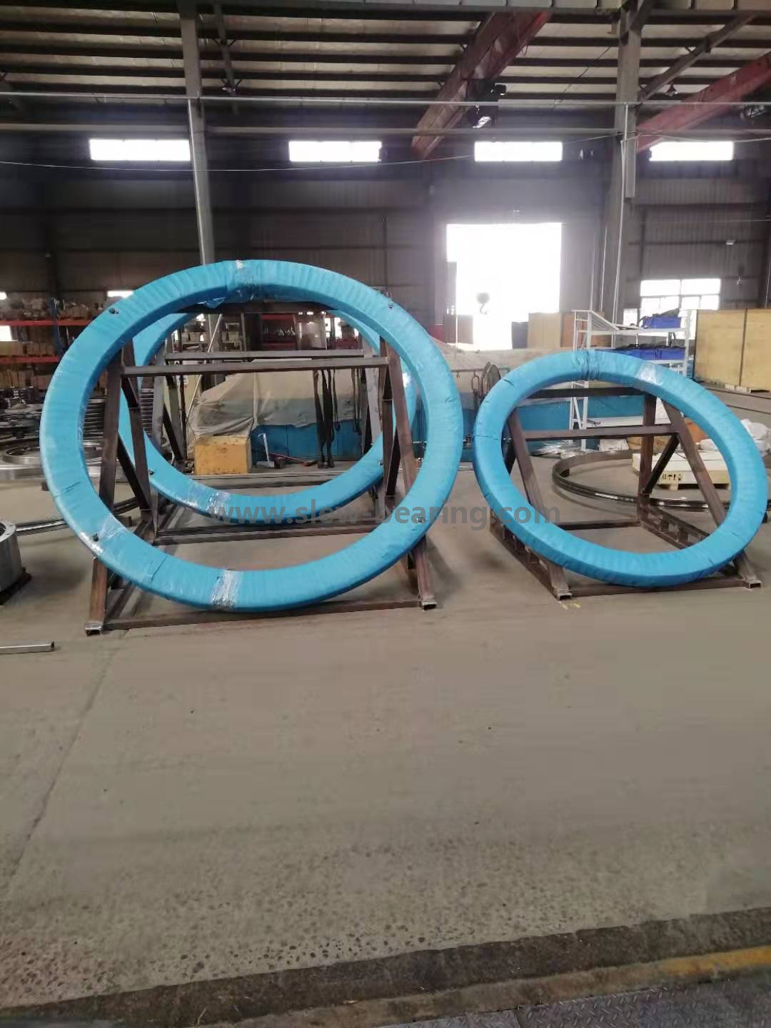Nhà sản xuất máy khoan quay Trung Quốc đã sử dụng vòng xoay xoay tải cao