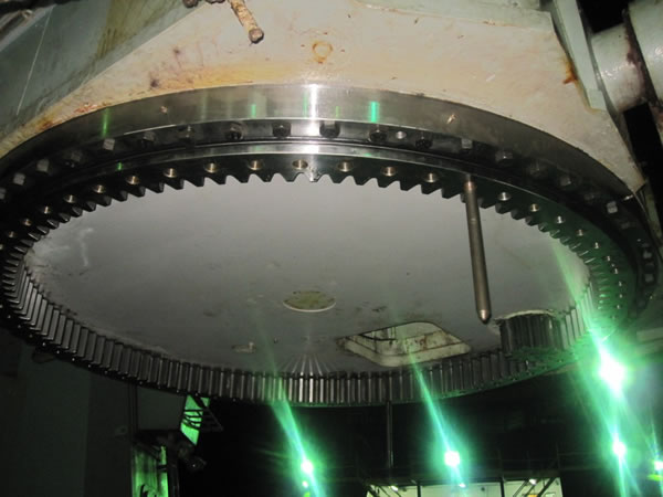 Ứng dụng v&ograve;ng xoay trong việc trang tr&iacute; t&agrave;u